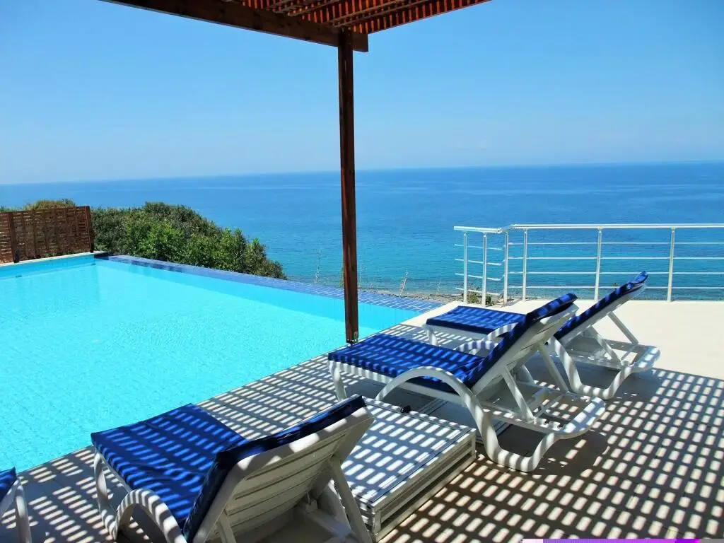 Гекиткале: Sea Cliff villa, 4 beds, sleeps 2- 7, Free Wifi, Heated Pool option.