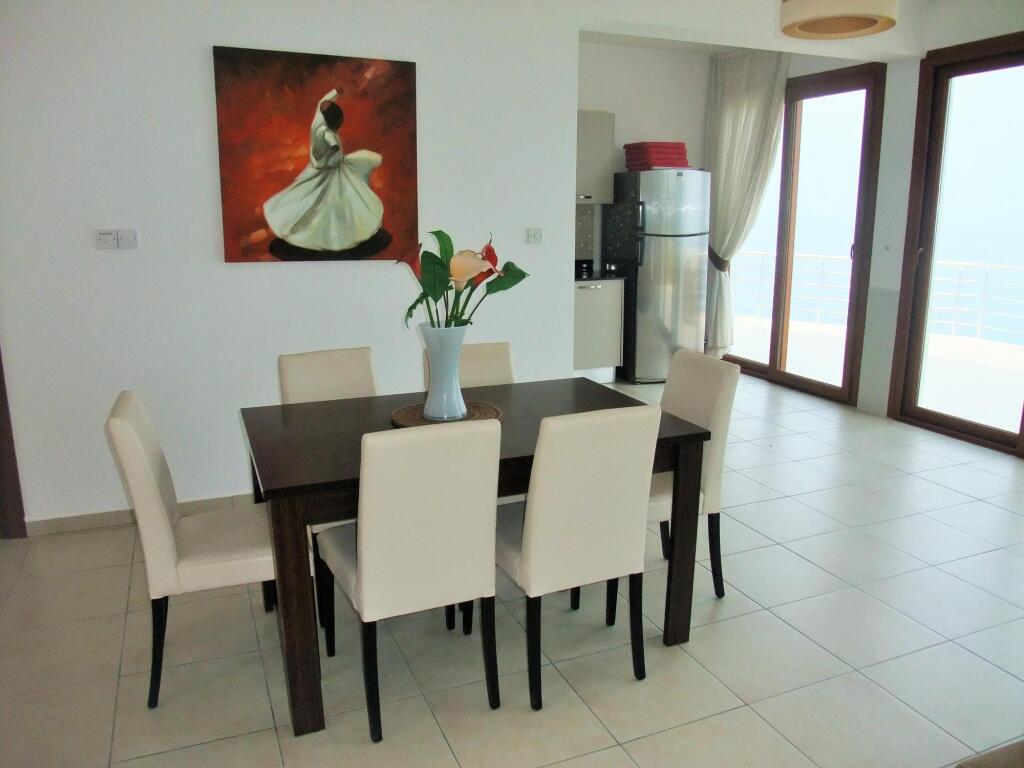 Sea Cliff villa, 4 beds, sleeps 2- 7, Free Wifi, Heated Pool option. — фото 1