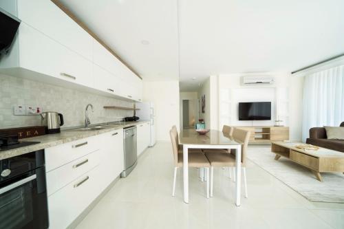Кирения: Karia Plus City Apartments