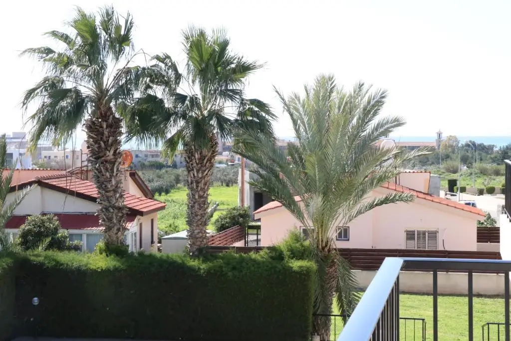 Cyking 2 bed Apartment with pool & 10 min to beach — фото 1