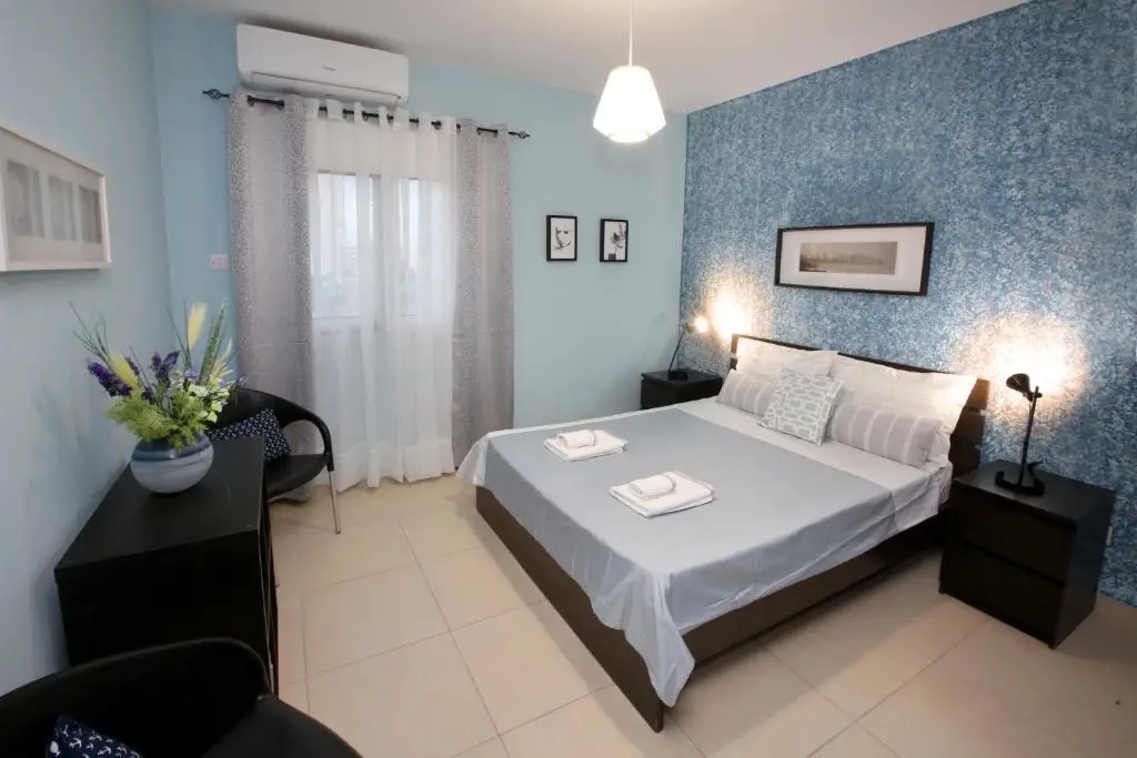 Ларнака: 930m to Beach-2 Bedroom+Veranda-Perfect Located