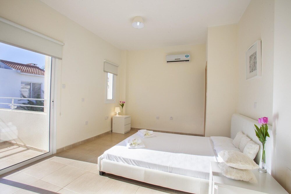 Протарас: Theodora 8 in Protaras