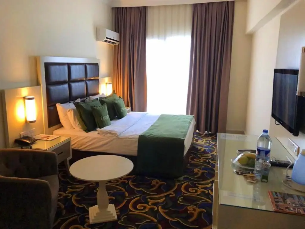 Кирения: Dorana Hotel