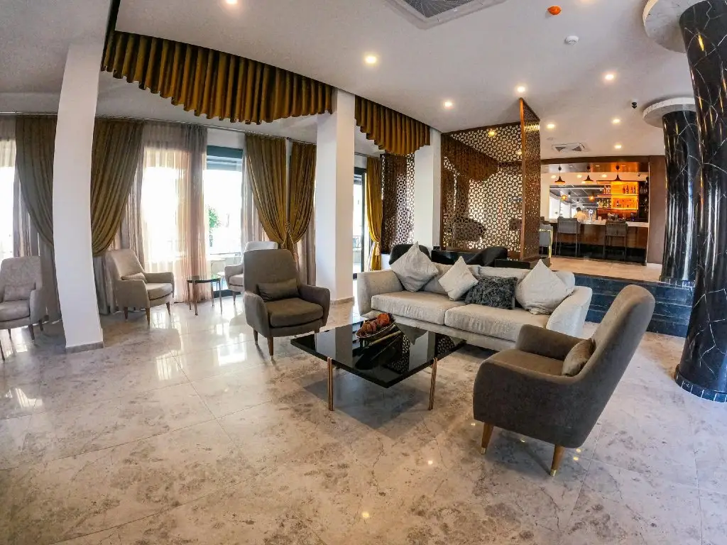 Кирения: Dorana Hotel
