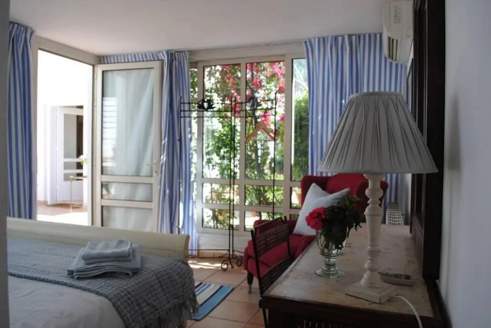 Агиа-Варвара: Sunny Garden Studio