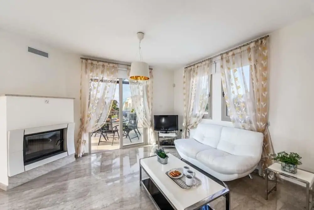 Полис Хрисохус: Villa Paralia
