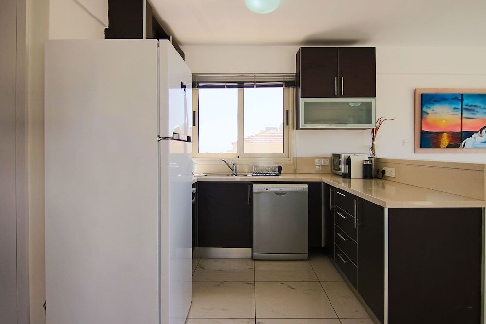 Перволия: Phaedrus Living Seaside Luxury Flat Pervolia