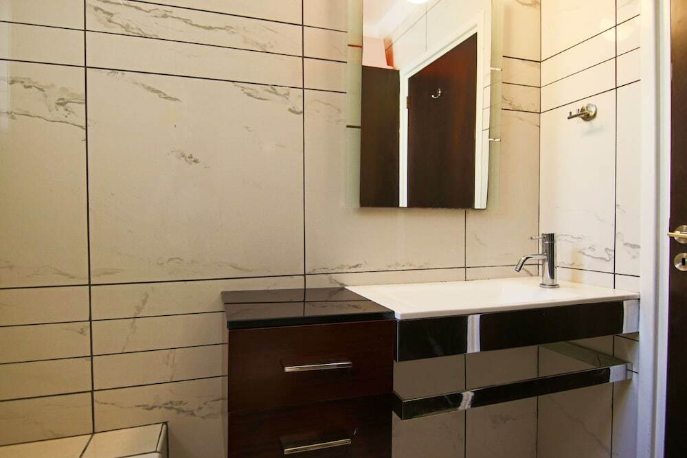 Перволия: Phaedrus Living Seaside Luxury Flat Pervolia