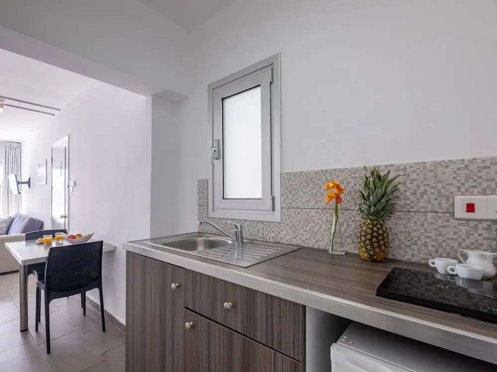 Айя-Напа: Sanders Rio Gardens - Treasured Studio With Shared Pool and Balcony