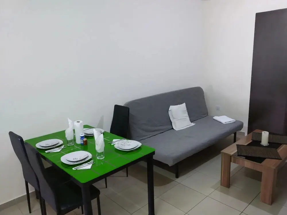 Паралимни: Stunning 2-bed House Ground Floor With Pool