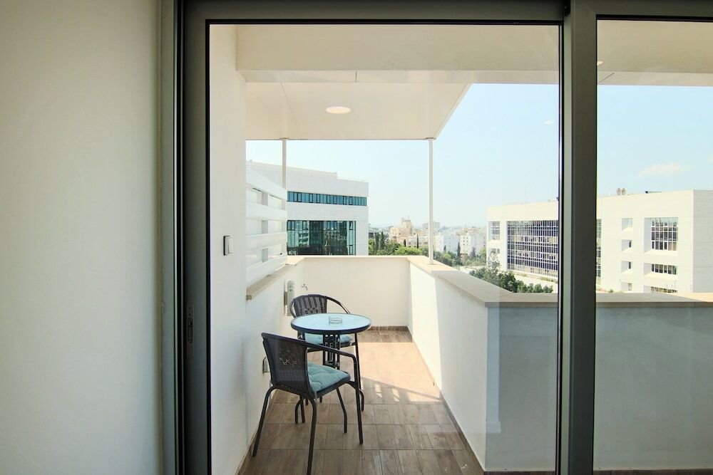 Phaedrus Living Luxury Suite Nicosia 504 — фото 1