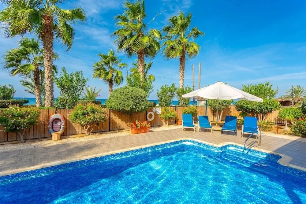 Аргака: Villa Jan Lui Large Private Pool Walk to Beach Sea Views A C Wifi Eco-friendly - 3296