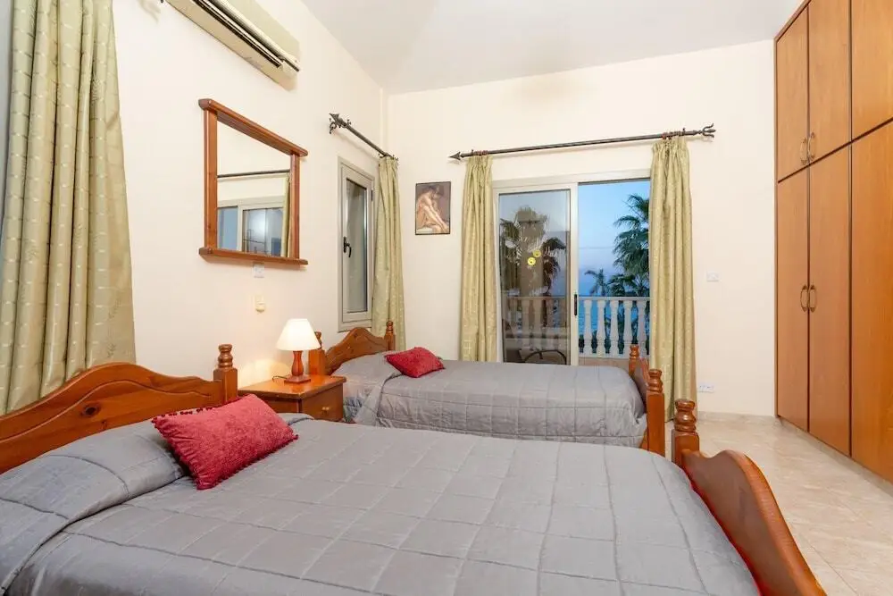 Аргака: Villa Jan Lui Large Private Pool Walk to Beach Sea Views A C Wifi Eco-friendly - 3296