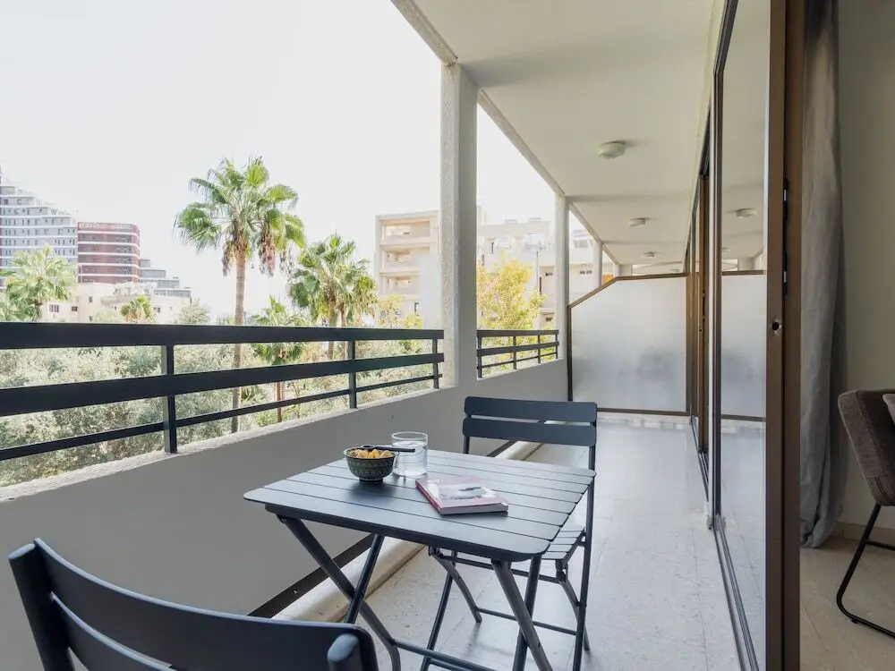 Гермасойя: 1 Bedroom Apartment With Balcony and Garden-view