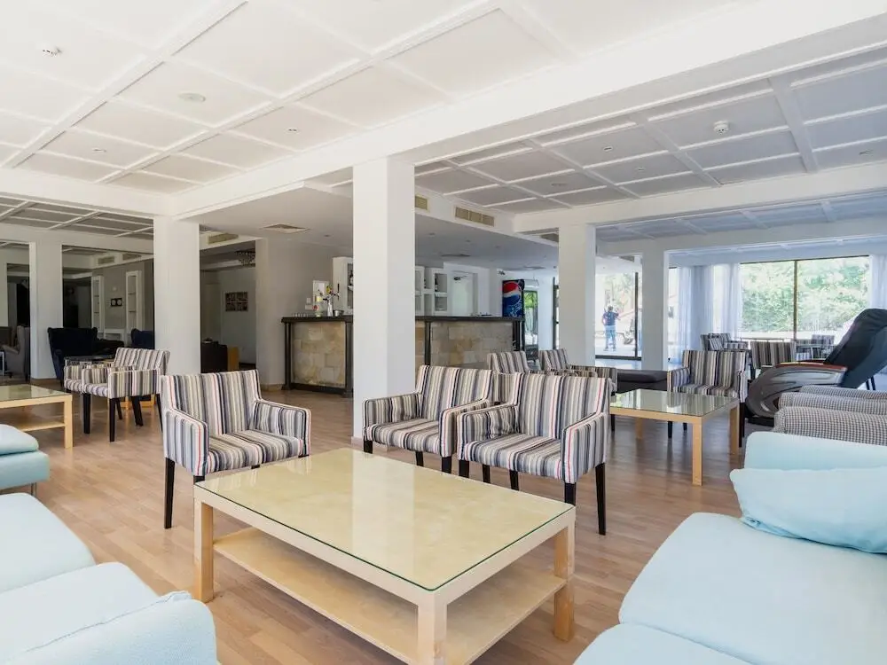 Гермасойя: 1 Bedroom Apartment With Balcony and Garden-view