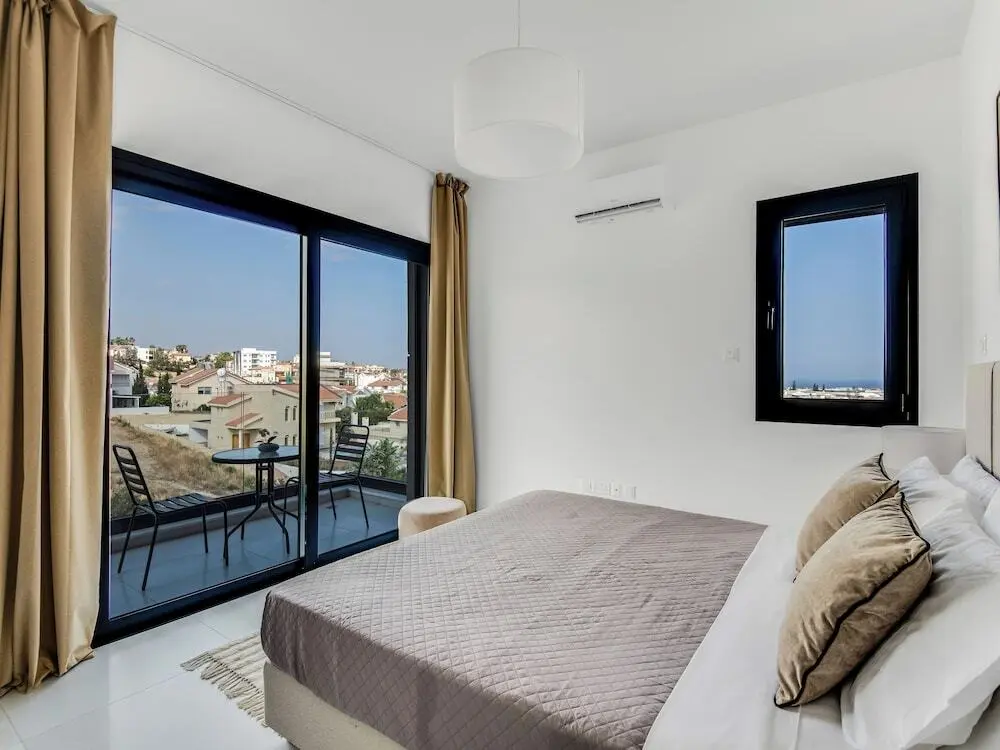 Айос-Атанасиос: Sanders Elgio - Precious 3-bdr Apt With Balcony