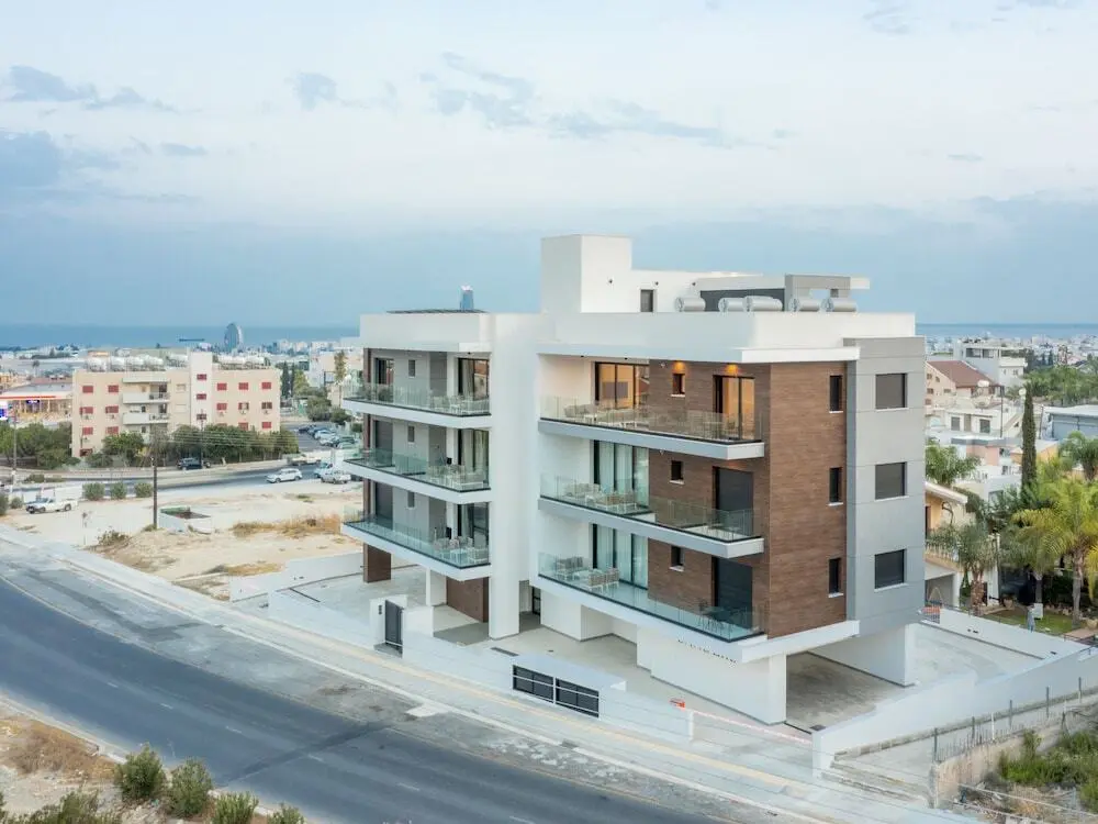 Айос-Атанасиос: Sanders Elgio - Precious 3-bdr Apt With Balcony