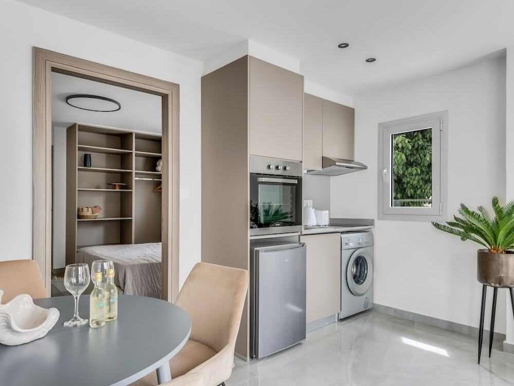 Ларнака: Sanders Crystal - Petite 2-bdr Apt w Terrace