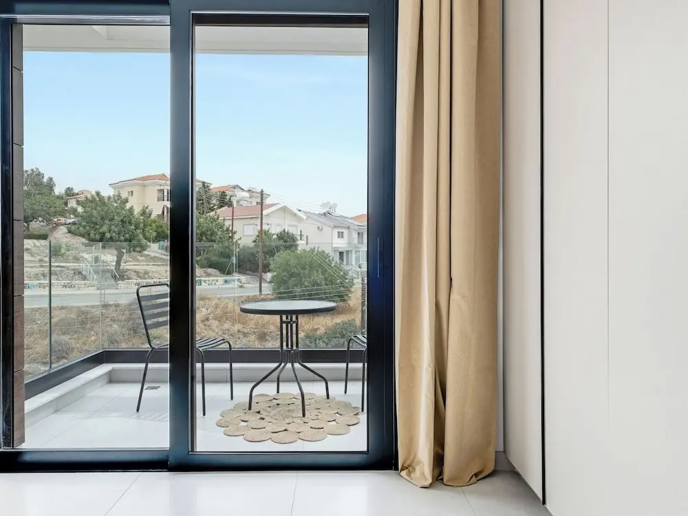 Айос-Атанасиос: Sanders Elgio - Neat 3-bdr Apt With Rooftop
