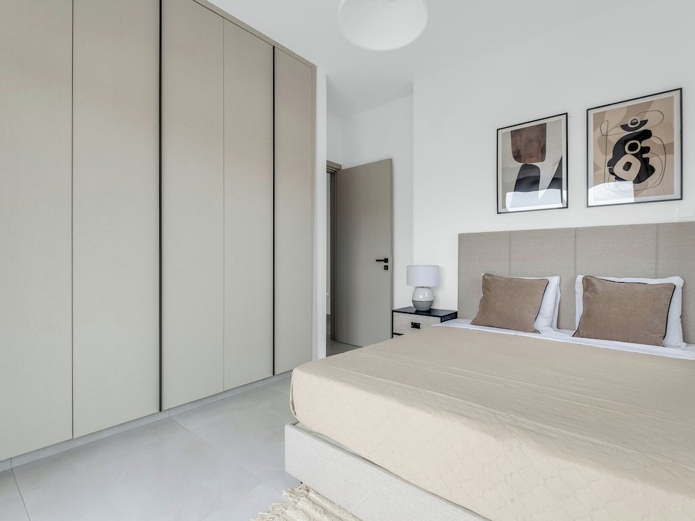 Айос-Атанасиос: Sanders Elgio - Neat 3-bdr Apt With Rooftop