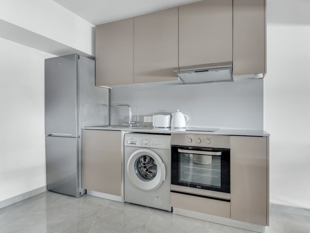 Ларнака: Sanders Crystal - Neat 1-bdr Apt w City View