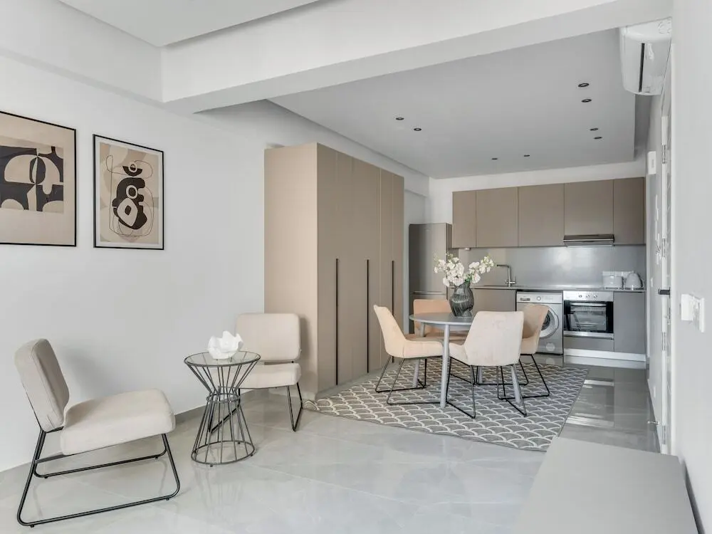 Ларнака: Sanders Crystal - Humble 1-bdr Apt w Balcony