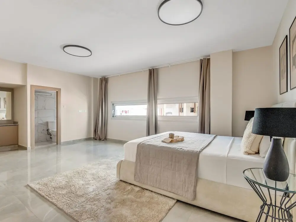 Ларнака: Sanders Crystal - Cozy 1-bdr Apt w City View
