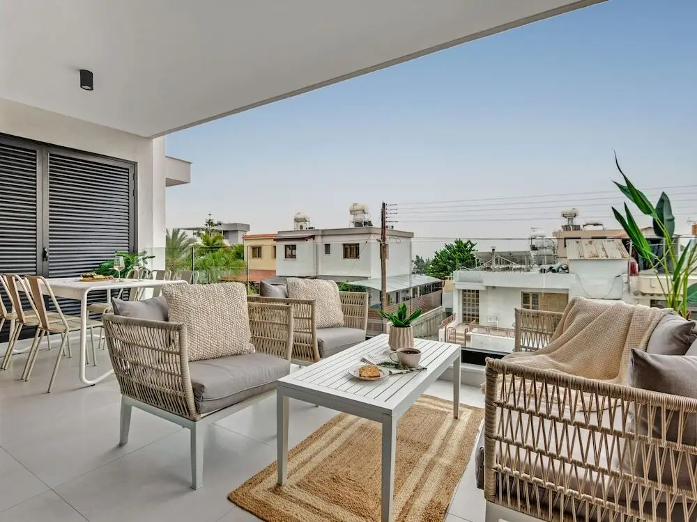 Айос-Атанасиос: Sanders Only - Lovely 1-bdr Apt With two Balconies