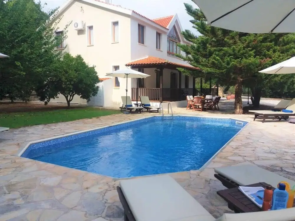 Милиу: Remarkable 5-bed Villa in Miliou Village Paphos