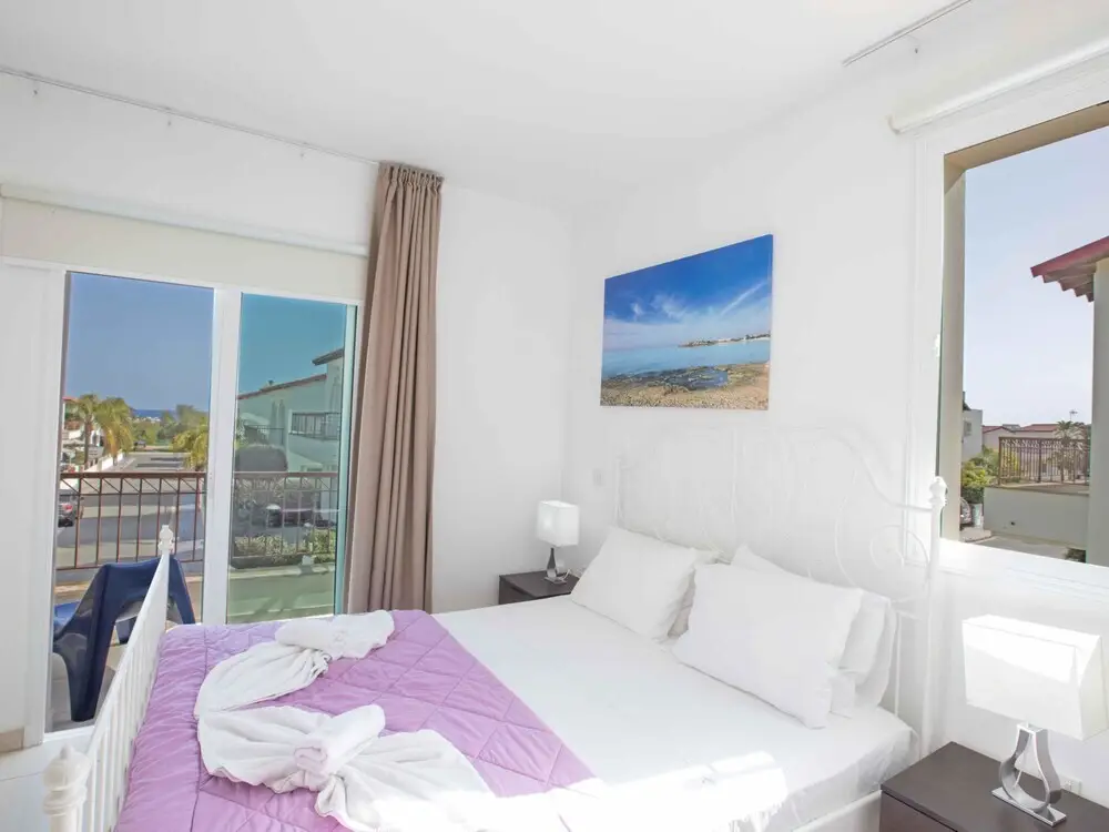 Протарас: Pekat48 Paralimni in Paralimni