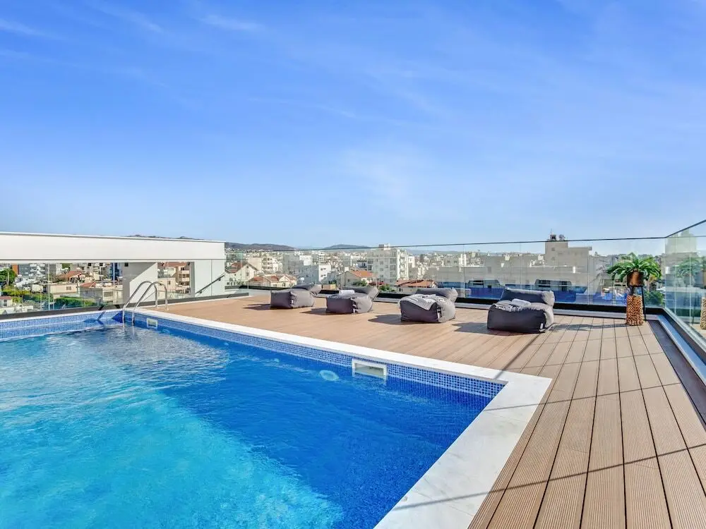 Лимассол: Sanders Crystal 2 - Petite 2-bdr Apt With Shared Rooftop