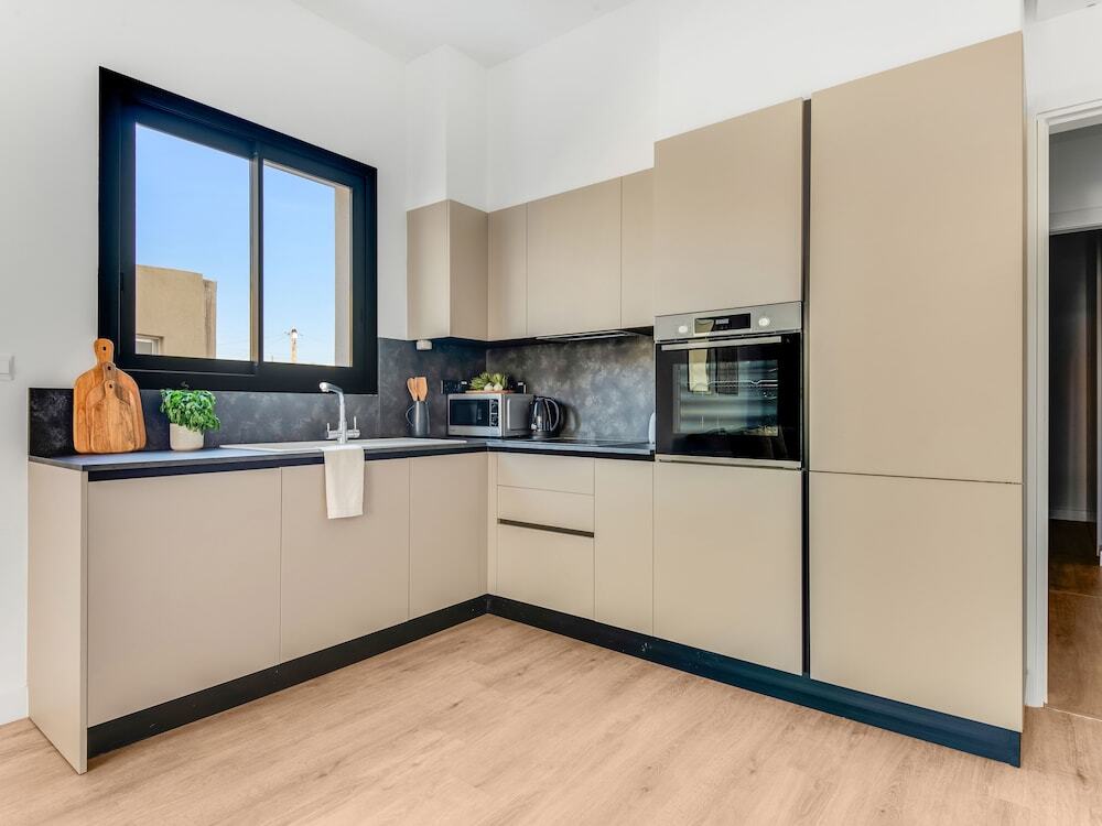 Лимассол: Sanders Crystal 1 - Adorable 1-bdr Apt With Shared Pool