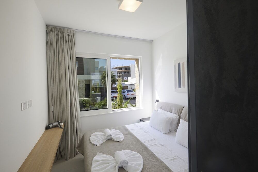 Айя-Напа: New 5 Bedroom Villa With Pool in the Center of Ayia Napa l Kube Villa 4