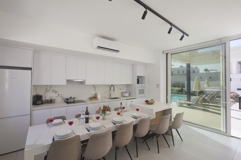 Айя-Напа: New 5 Bedroom Villa With Pool in the Center of Ayia Napa l Kube Villa 4