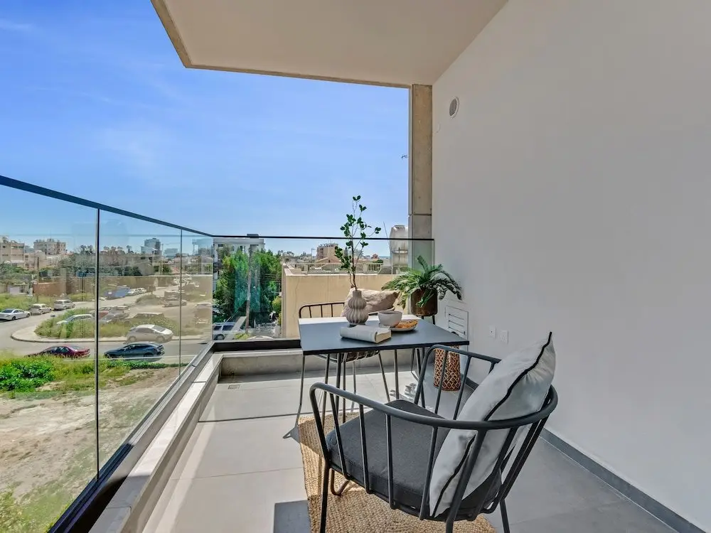 Лимассол: Sanders Crystal 2 - Humble 1-bdr Apt With Shared Rooftop