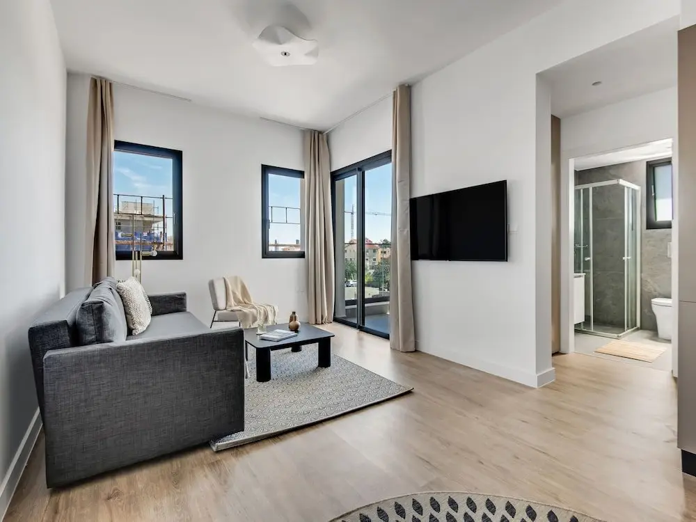 Sanders Crystal 2 - Dreamy 3-bdr. Apt. With Shared Rooftop — фото 1
