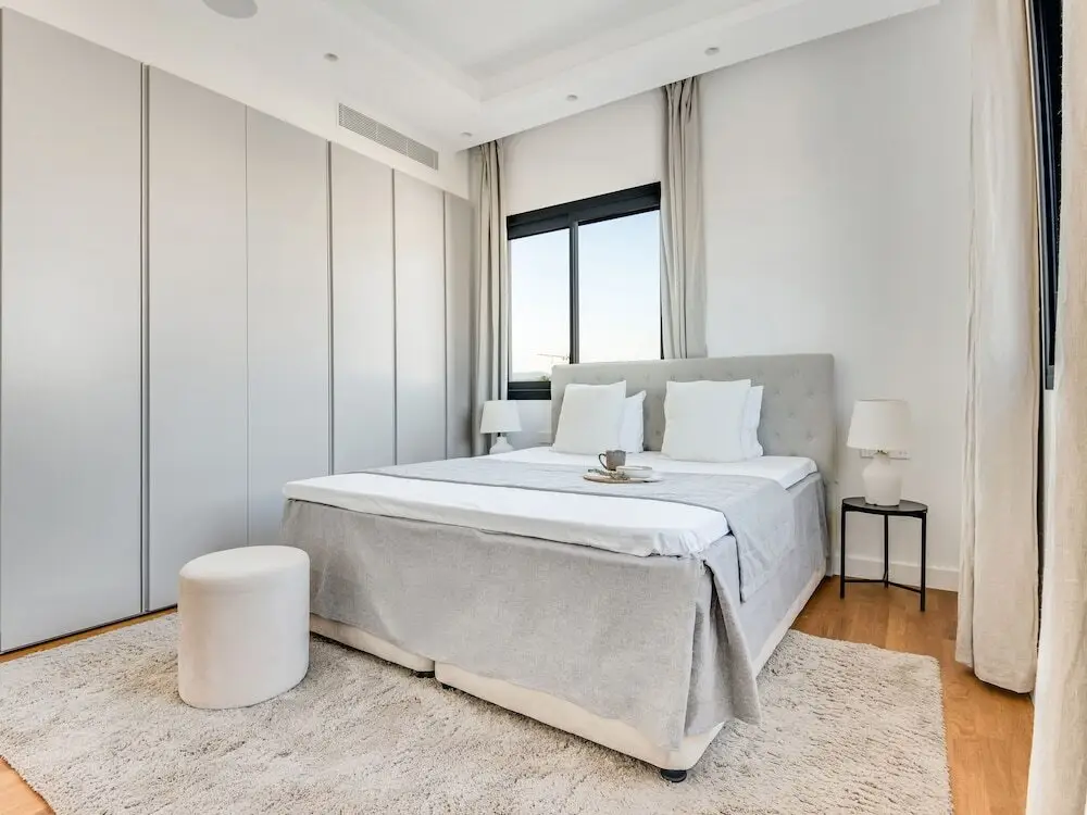 Лимассол: Sanders Crystal 1 - Large 4-bdr Penthouse With Shared Pool