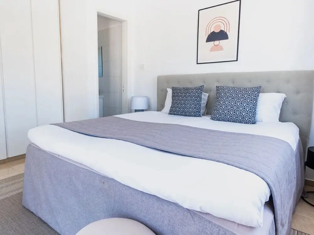Эрими: Gorgeous Vacation Apartment With Balcony and Stunning Views 1C All Yours