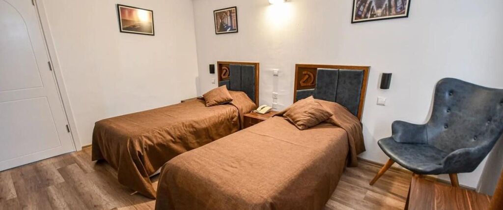 Кирения: Dorana Otel