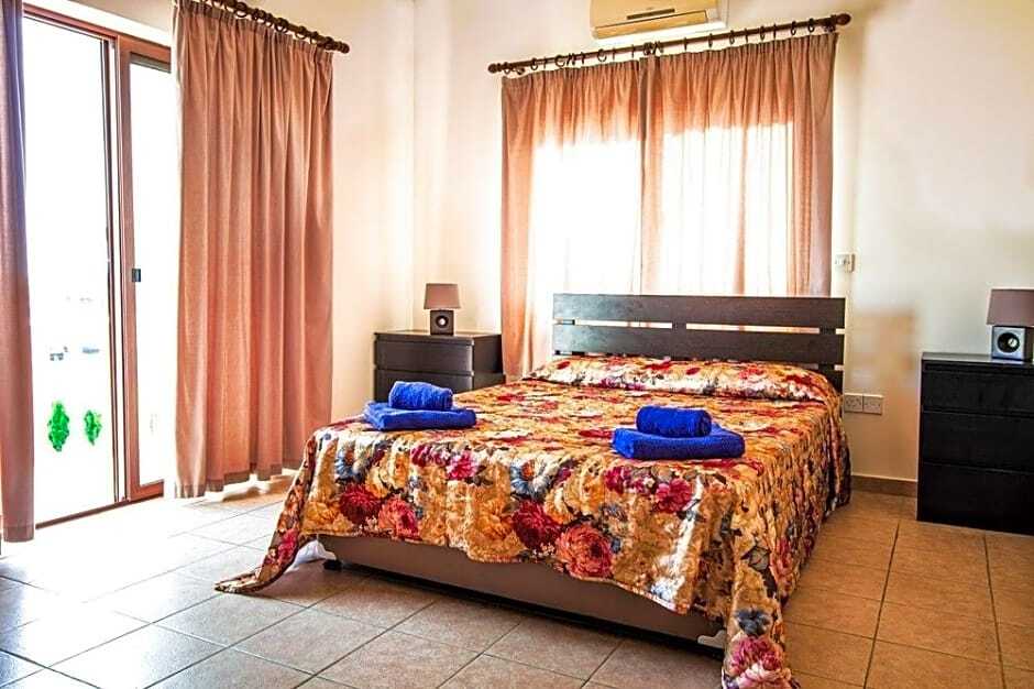 Айя-Напа: Villa Nissi Hills