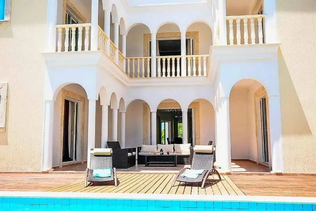 Пейя: Mansion View
