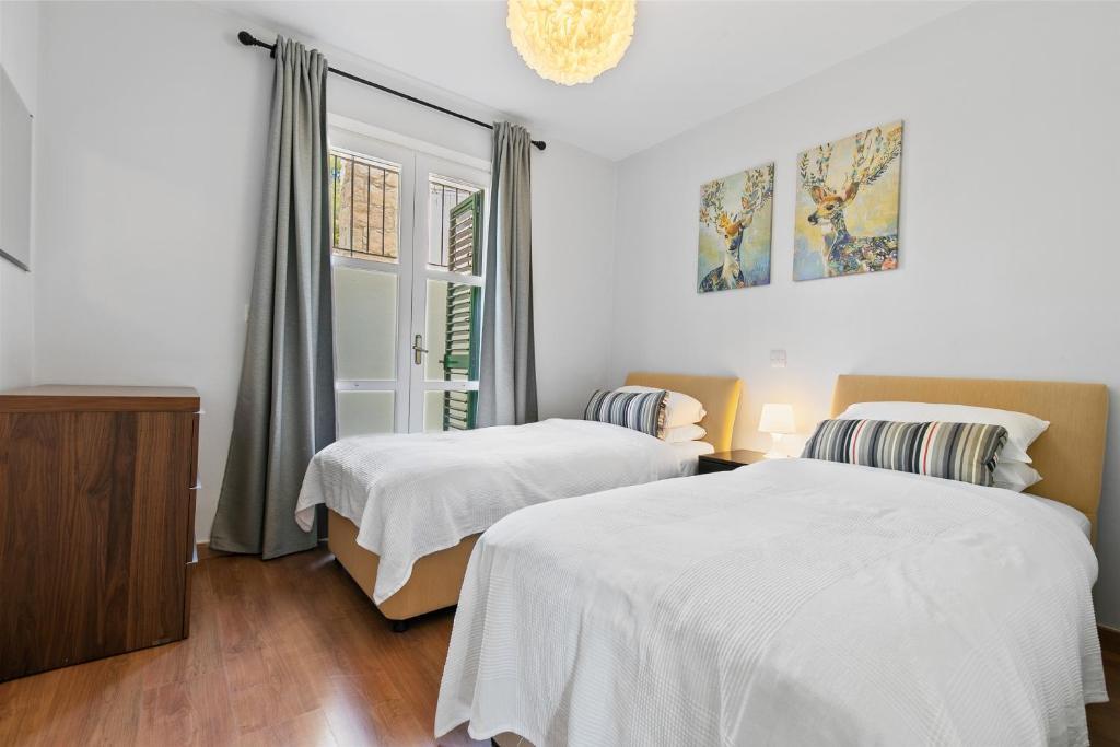 Куклия: 2 bedroom Apartment Avdimou with stunning sea views, Aphrodite Hills Resort