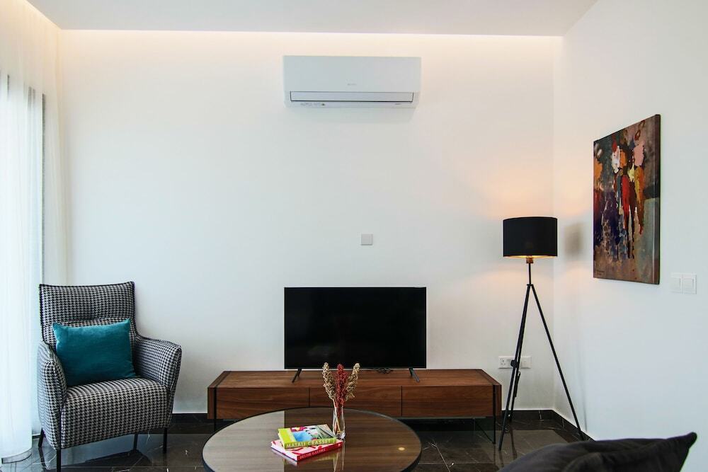 Айос-Атанасиос: Phaedrus Living: City View Anna Residence 101