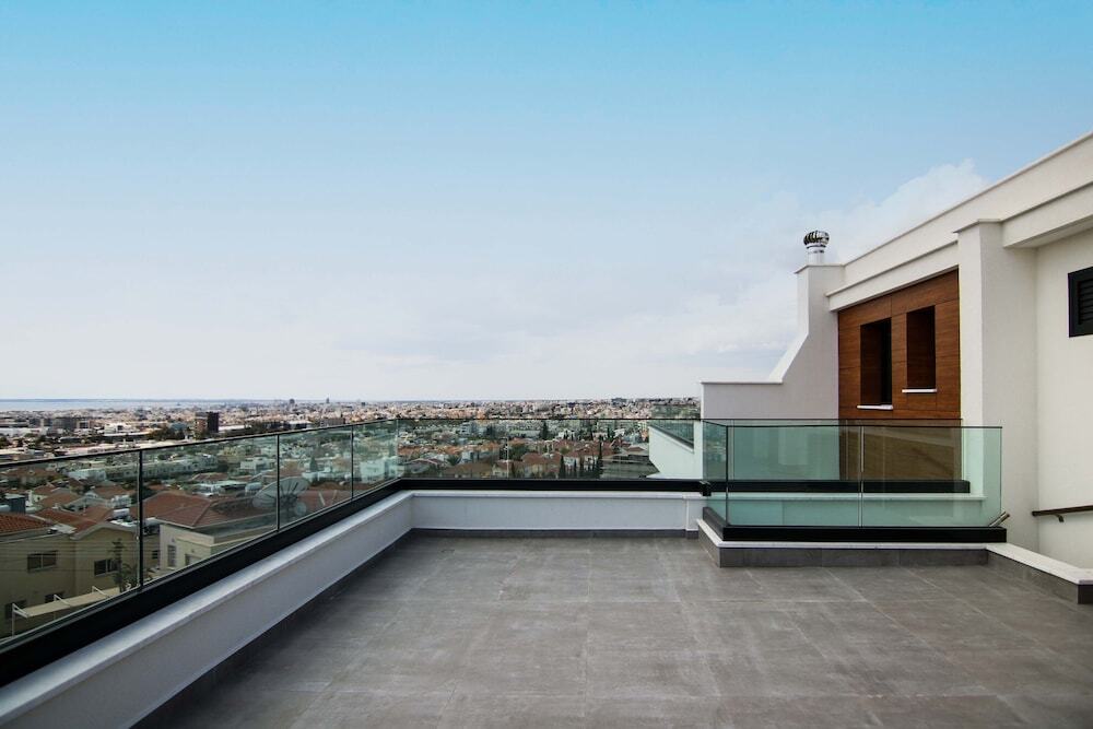 Phaedrus Living: Sea View Anna Residence 301 — фото 1