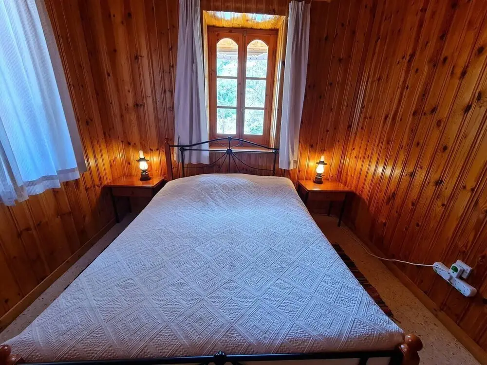 Калопанагиотес: Elpiniki's Old Three Bedroom House