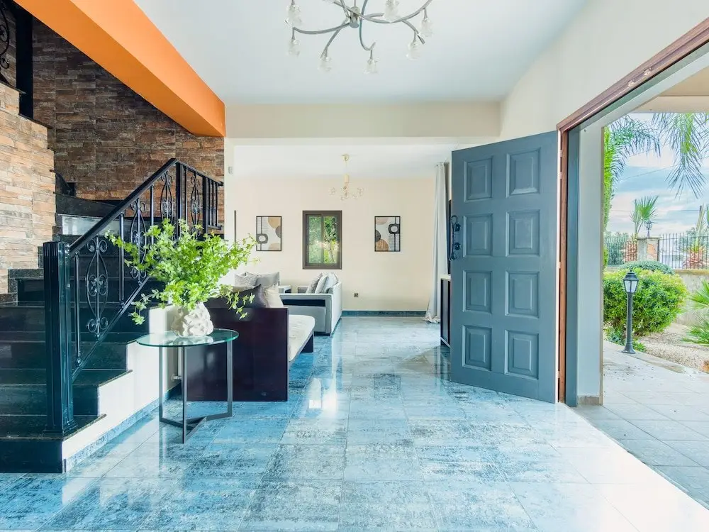 Sanders Ipsonas - Generous Holiday Home w Balcony — фото 1