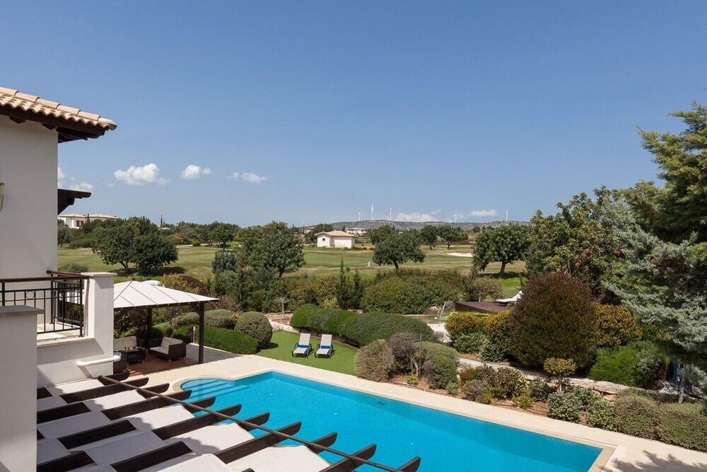 Aphrodite Hills Holiday Residences Superior Villas 5 Bedroom Superior Villa - 0135 — фото 1
