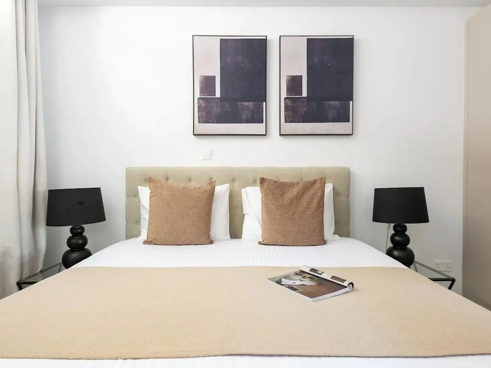Агиос Тихонас: Sanders River Plaza - Cool 2 Bedroom Apartment With Balcony