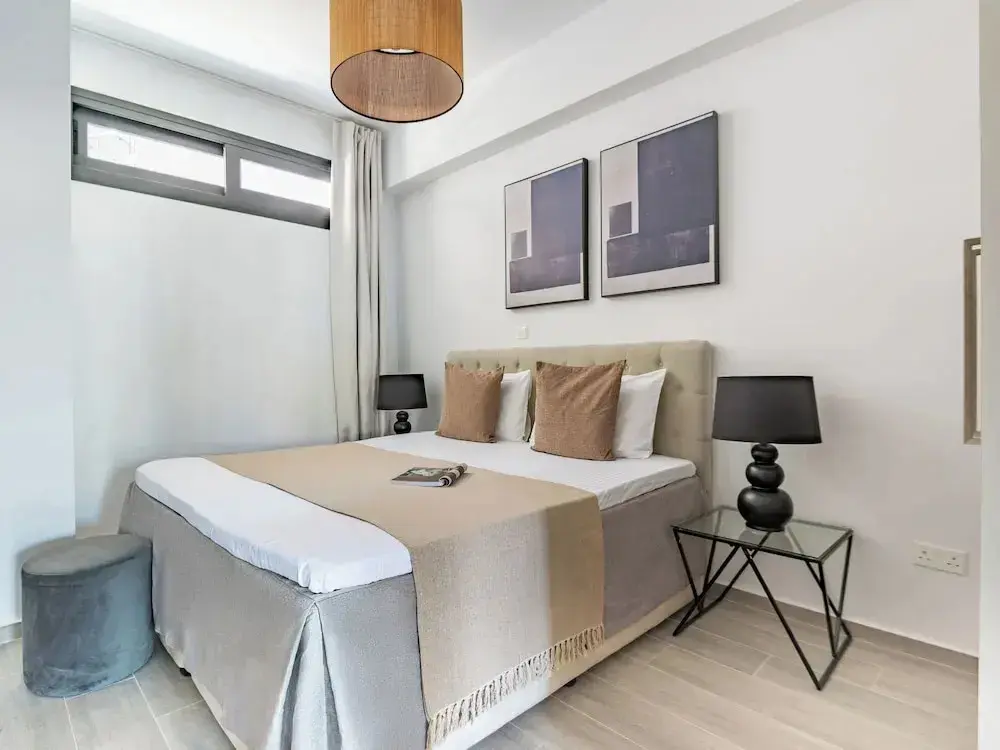 Агиос Тихонас: Sanders River Plaza - Fancy 2-bdr Apt With Balcony
