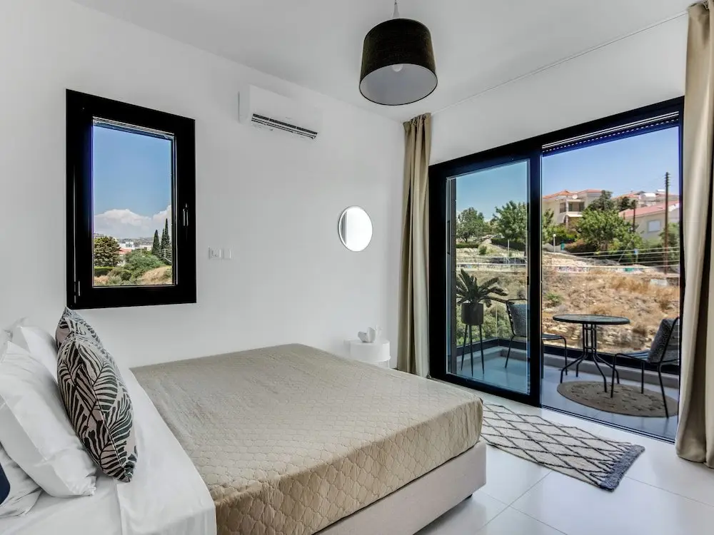 Айос-Атанасиос: Sanders Elgio - Generous 2-bdr Apt w Balcony